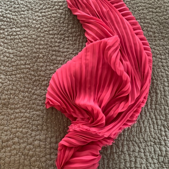 PLEATED GEORGETTE Unique yardage/ RASPBERRY PINK - Picture 2 of 11